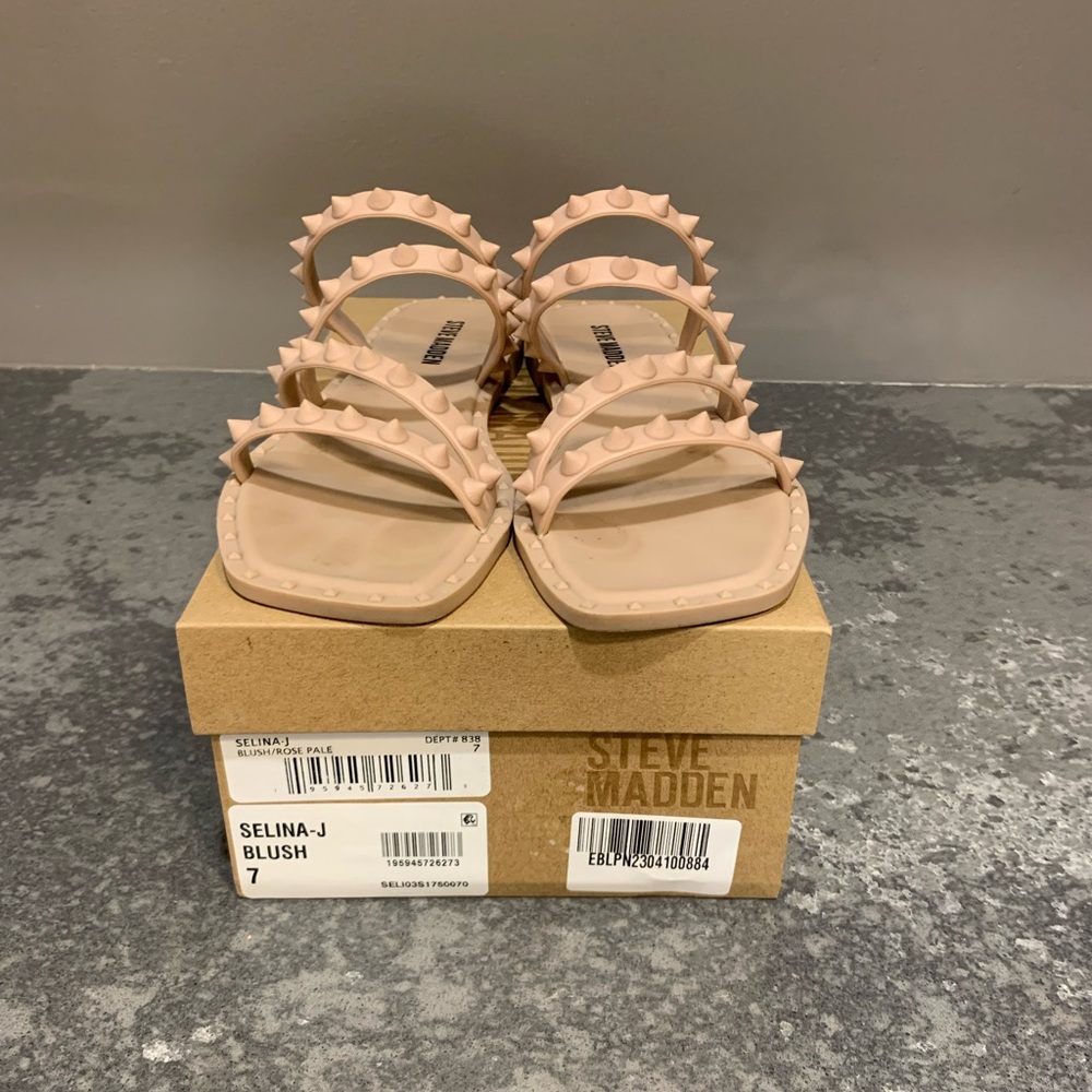 Steven madden sandals with spikes size 7
